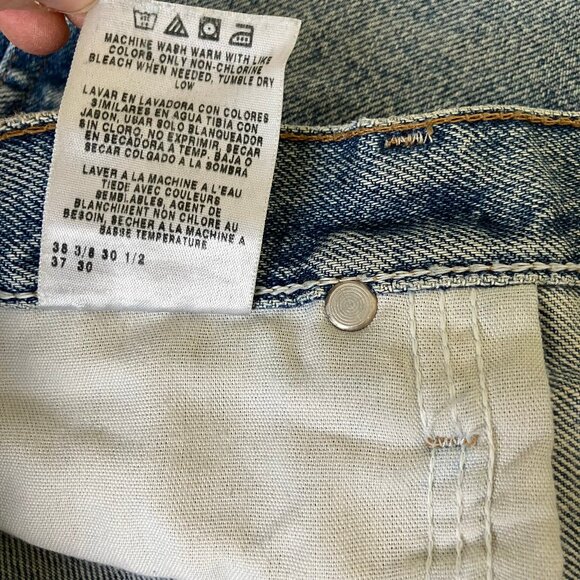 Wrangler Denim Jeans Light Wash Vintage Distressed Ripped Knee Frayed Hem 36x30 - Picture 10 of 10